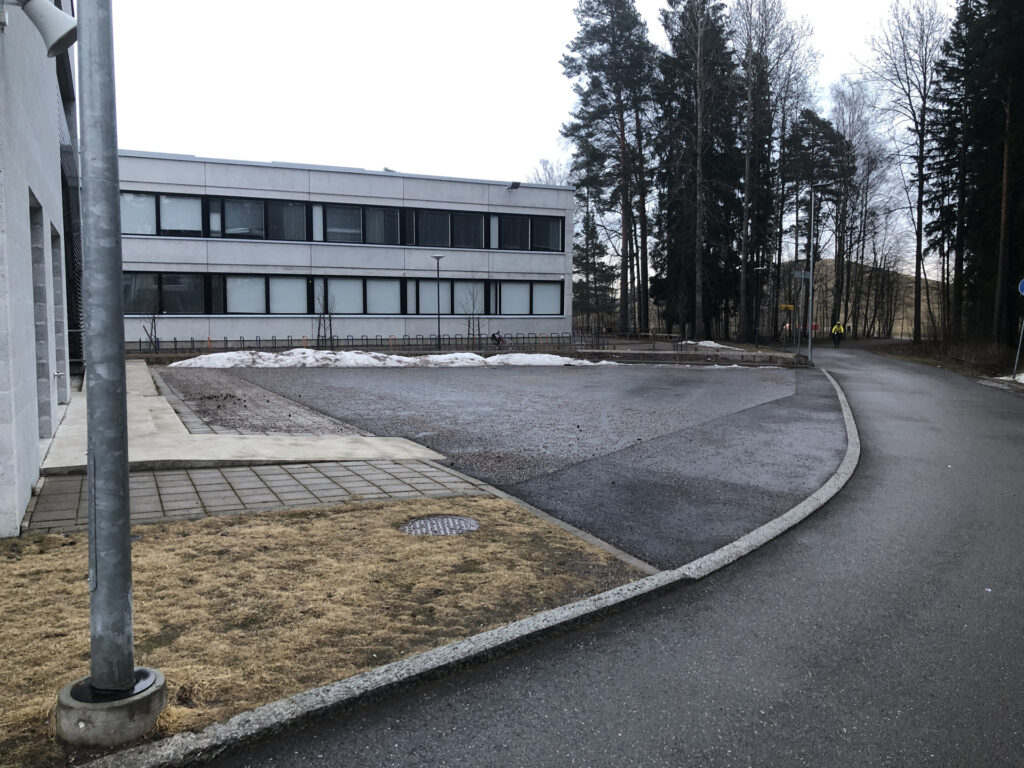 Picture of a parking lot.